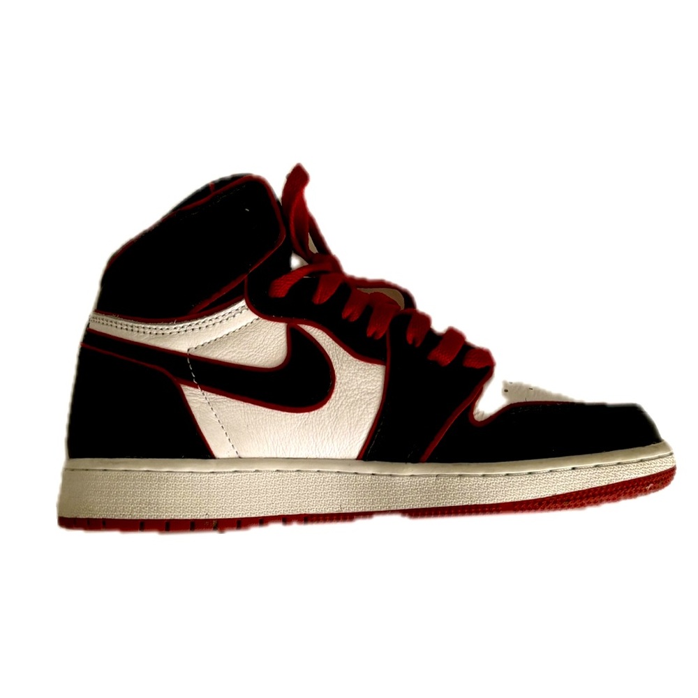 Jordan 1s Size 5.5 youth or Size 7 Women’s in Bloodline colour way